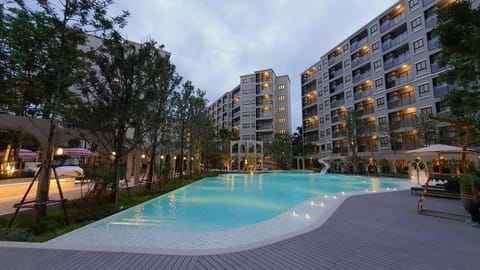 Property building, Swimming pool