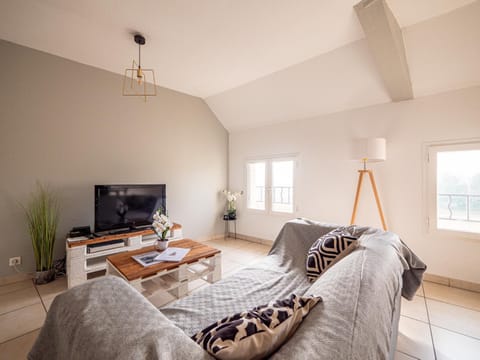 Communal lounge/ TV room, TV and multimedia, Living room, Seating area