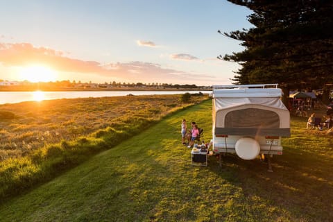 Natural landscape, Other, On site, River view, Area and facilities, Sunset, Family
