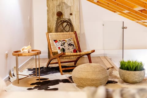 Living room, Photo of the whole room, Decorative detail, Decorative detail, Bedroom