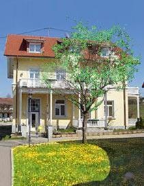 Facade/entrance, Day, Garden
