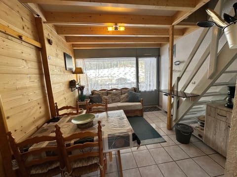 Studio mezzanine pour 4 pers. à Villard-de-Lans, animaux admis - FR-1-515-113 Apartment in Provence-Alpes-Côte d'Azur