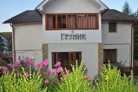 Property building, Facade/entrance, Property logo or sign