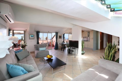 Bed, Day, Living room, Seating area, City view, Landmark view, Sea view