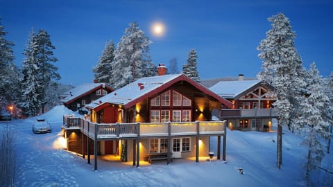 Property building, Natural landscape, Winter, Balcony/Terrace