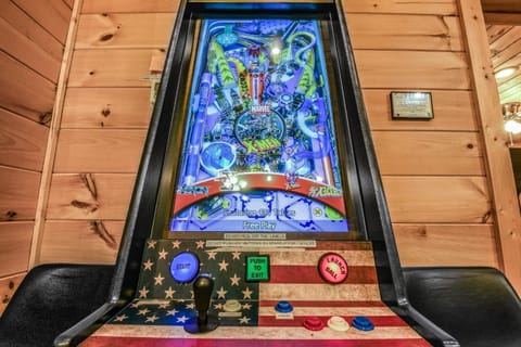 Creekside on the Bluff cabin Cabin in Pigeon Forge