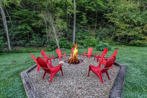 Creekside on the Bluff cabin Cabin in Pigeon Forge