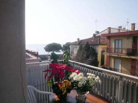 Balcony/Terrace, City view, Street view