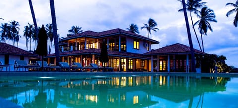Property building, Swimming pool, Swimming pool