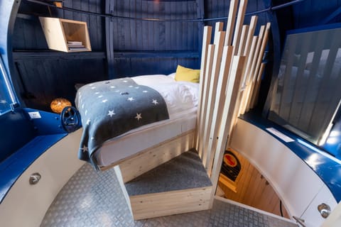 Bedroom, Internal: Not applicable to any particular room