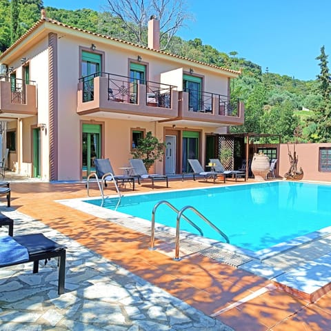 Property building, Swimming pool, sunbed