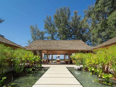 Property building, Facade/entrance, Garden