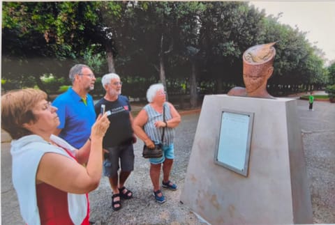 Anna e Augusto B&B --Embrace the world--4-minute walk from the Old Town丨Authentic local experience丨English-speaking staff and Wi-Fi - free shuttle to the station Bed and Breakfast in Province of Foggia