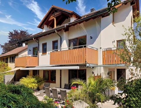 Property building, Garden, Balcony/Terrace, Garden view
