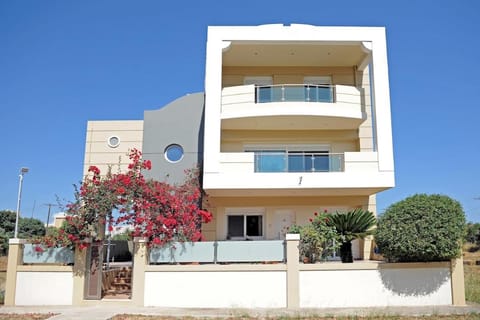 Property building, Day, View (from property/room), Balcony/Terrace