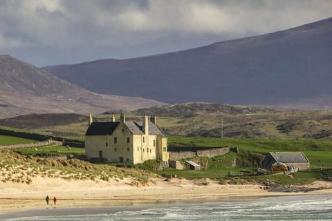 Property building, Day, Natural landscape, Beach, Beach, Mountain view, Sea view
