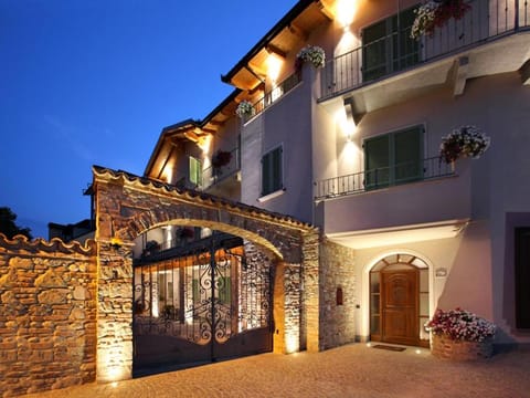Property building, Facade/entrance, Sunset