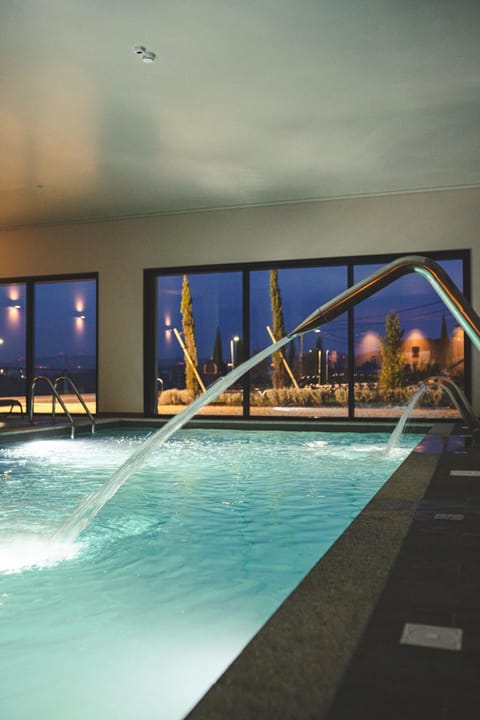 Swimming pool, Swimming pool