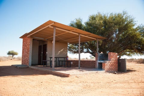Property building, Day, BBQ facilities, Bathroom
