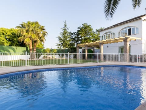 Property building, Swimming pool, Swimming pool