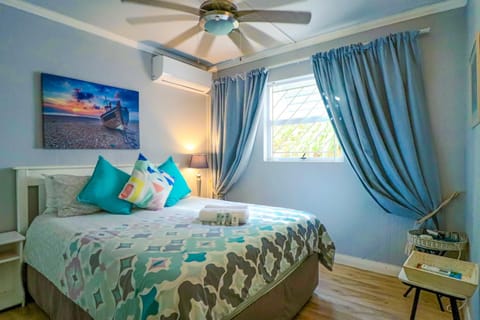 Bed, Bedroom, air conditioner