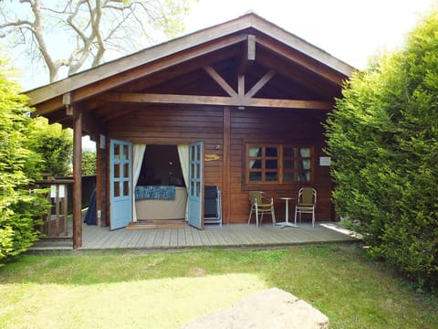 Cherry Log Cabin Cabin in Swanage