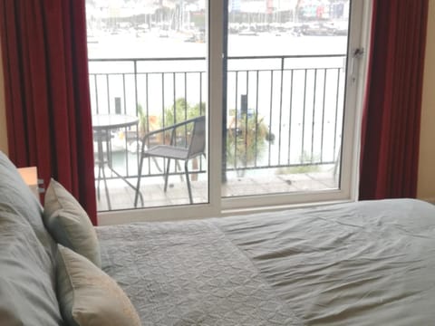 Balcony/Terrace, Bedroom, River view