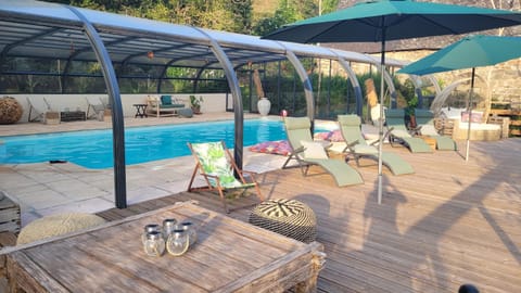 Patio, Pool view, Swimming pool, sunbed
