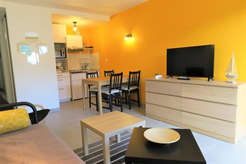 Bel Appartement neuf 2 à 4 pers à 100m de la plage à PERROS-GUIREC - Réf 856 Apartment in Perros-Guirec