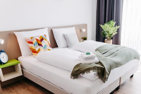 Bed, Photo of the whole room, Bedroom, towels