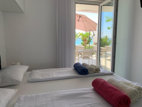 Bedroom, Garden view, Sea view
