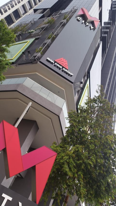 Property building, Day, Location