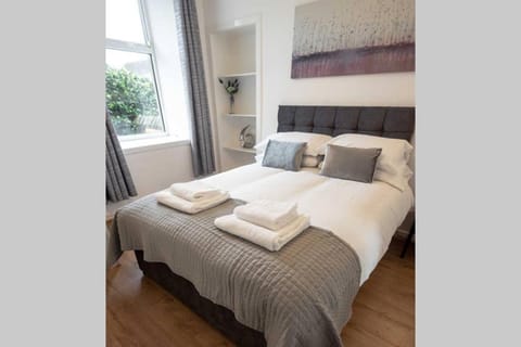 ☆ Quiet Ground Floor Apartment Near University ☆ Apartment in Dundee