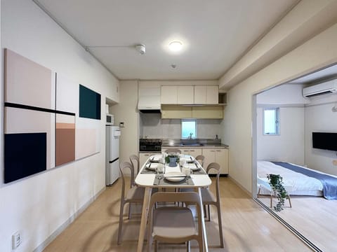 Kitchen or kitchenette, Dining area, stove