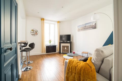Communal lounge/ TV room, TV and multimedia, Living room, Seating area