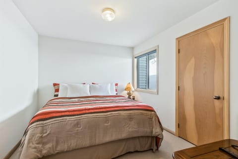 Schweitzer Ullr Retreat House in Idaho