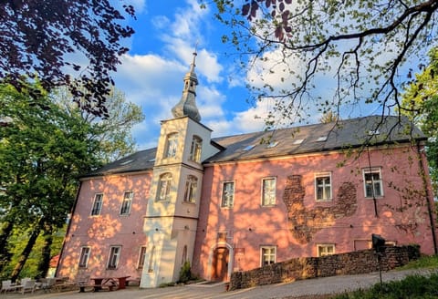 Property building, Spring, Day, Landmark view