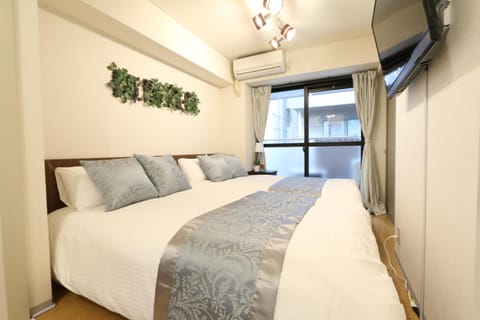 Bed, TV and multimedia, Photo of the whole room, Bedroom, air conditioner