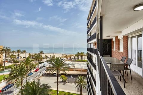 Neighbourhood, Balcony/Terrace, City view, Street view
