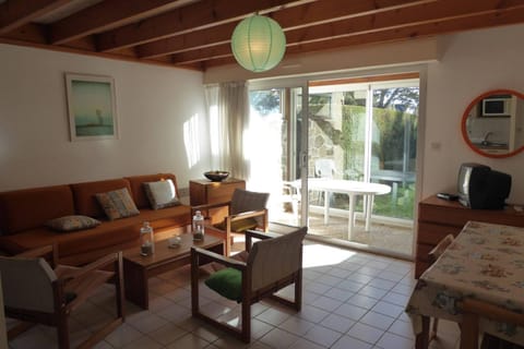 REF 080 Maison pour quatre personnes avec garage Arzon Villa in Arzon