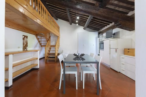 Bed, Living room, Dining area, Bedroom, wardrobe