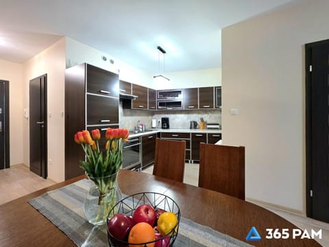 Kitchen or kitchenette, Dining area, dishwasher, oven, stove