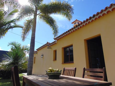 Patio, Facade/entrance, Balcony/Terrace