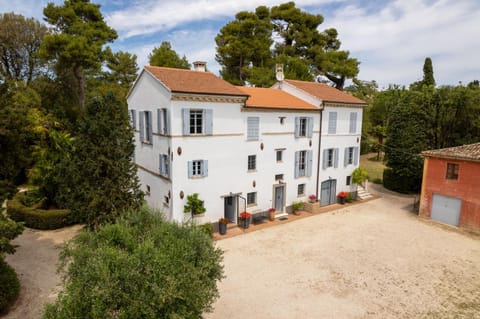 Property building, Day, Garden, Garden view