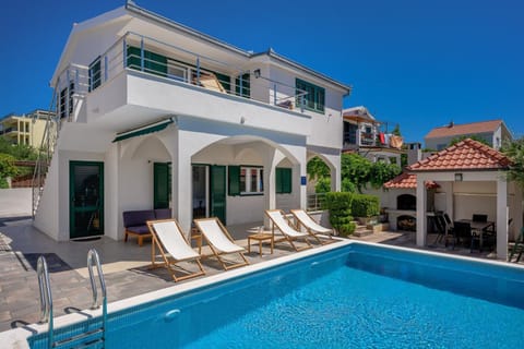 BBQ facilities, Garden, Balcony/Terrace, Seating area, Swimming pool