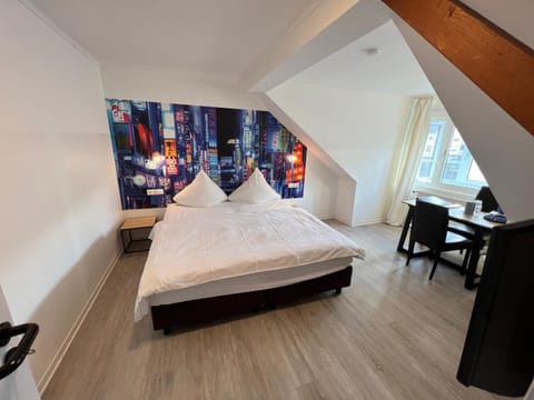 Bed, Photo of the whole room