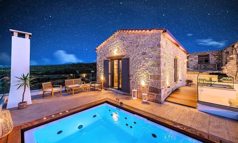 Property building, Patio, Night, Natural landscape, View (from property/room), Balcony/Terrace, Pool view, Swimming pool, sunbed