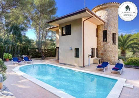 Patio, Pool view, Swimming pool