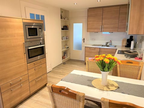 Kitchen or kitchenette, Breakfast, kitchen, kitchen
