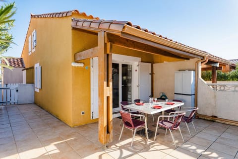 Property building, Patio